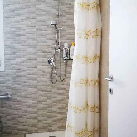 Arricrietti شقة *